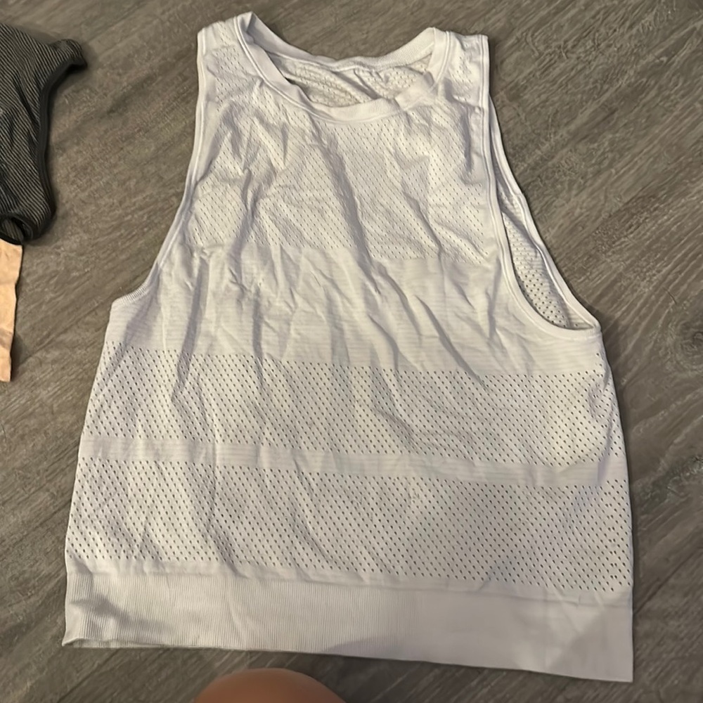Lululemon size 8 tank